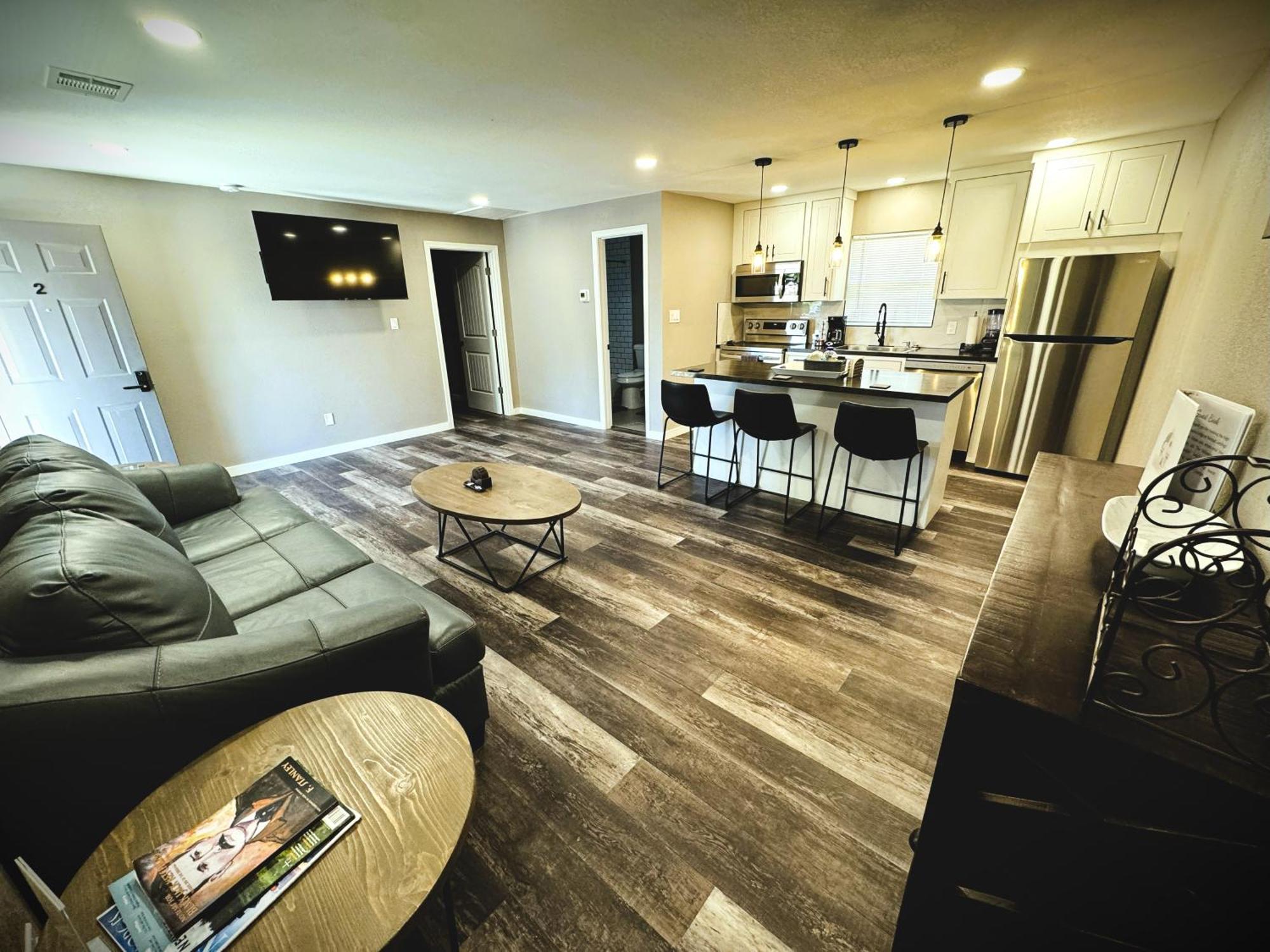 Apt 2- High Plains Lodge At Nomad Landing Clayton Eksteriør billede